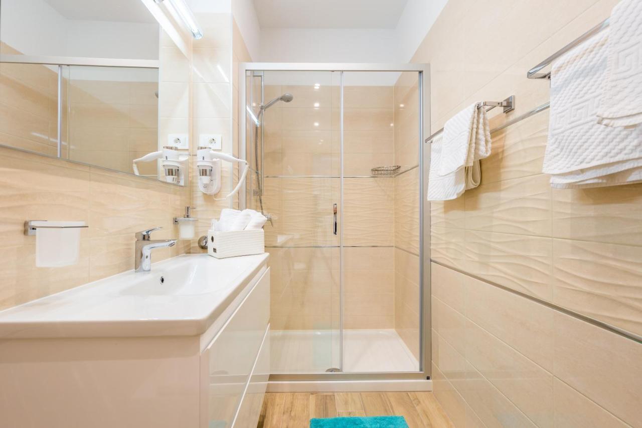 מאלינסקה Apartments & Rooms Milcetic D מראה חיצוני תמונה