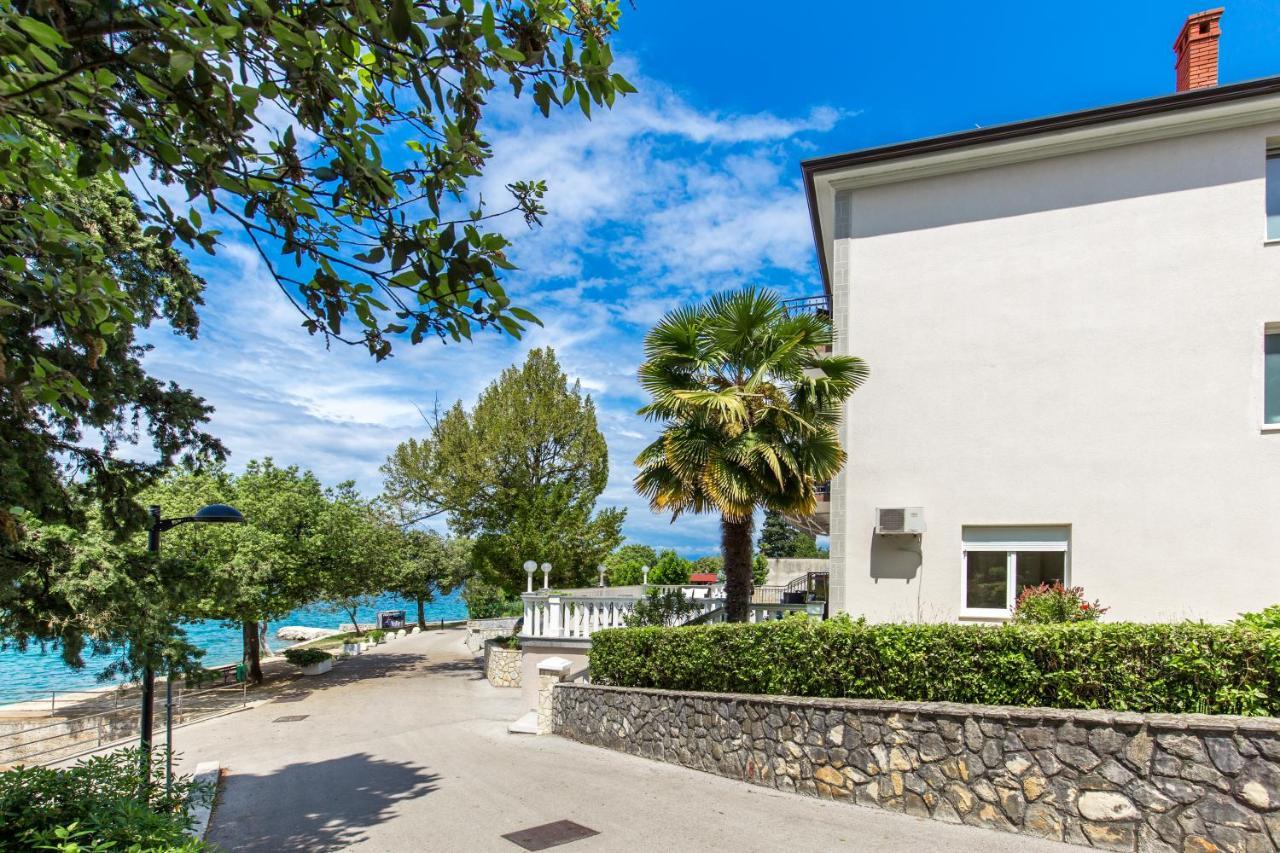 מאלינסקה Apartments & Rooms Milcetic D מראה חיצוני תמונה