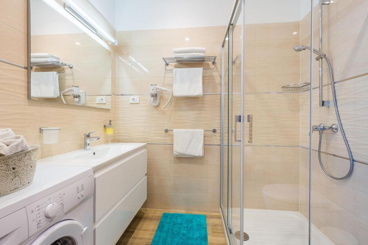 מאלינסקה Apartments & Rooms Milcetic D מראה חיצוני תמונה
