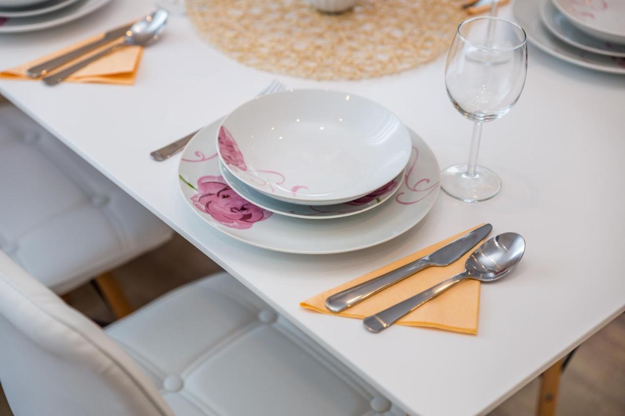 מאלינסקה Apartments & Rooms Milcetic D מראה חיצוני תמונה